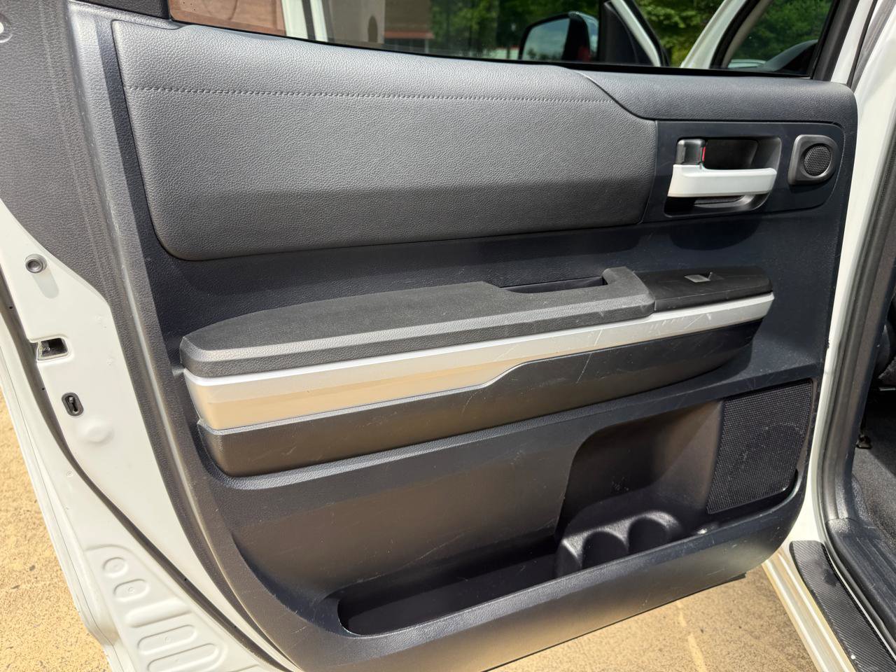 Used 2014 Toyota Tundra SR5 w/ SR5 Upgrade Package RWD image 17