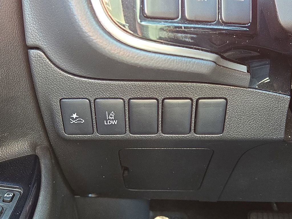 Used 2020 Mitsubishi Outlander LE image 30