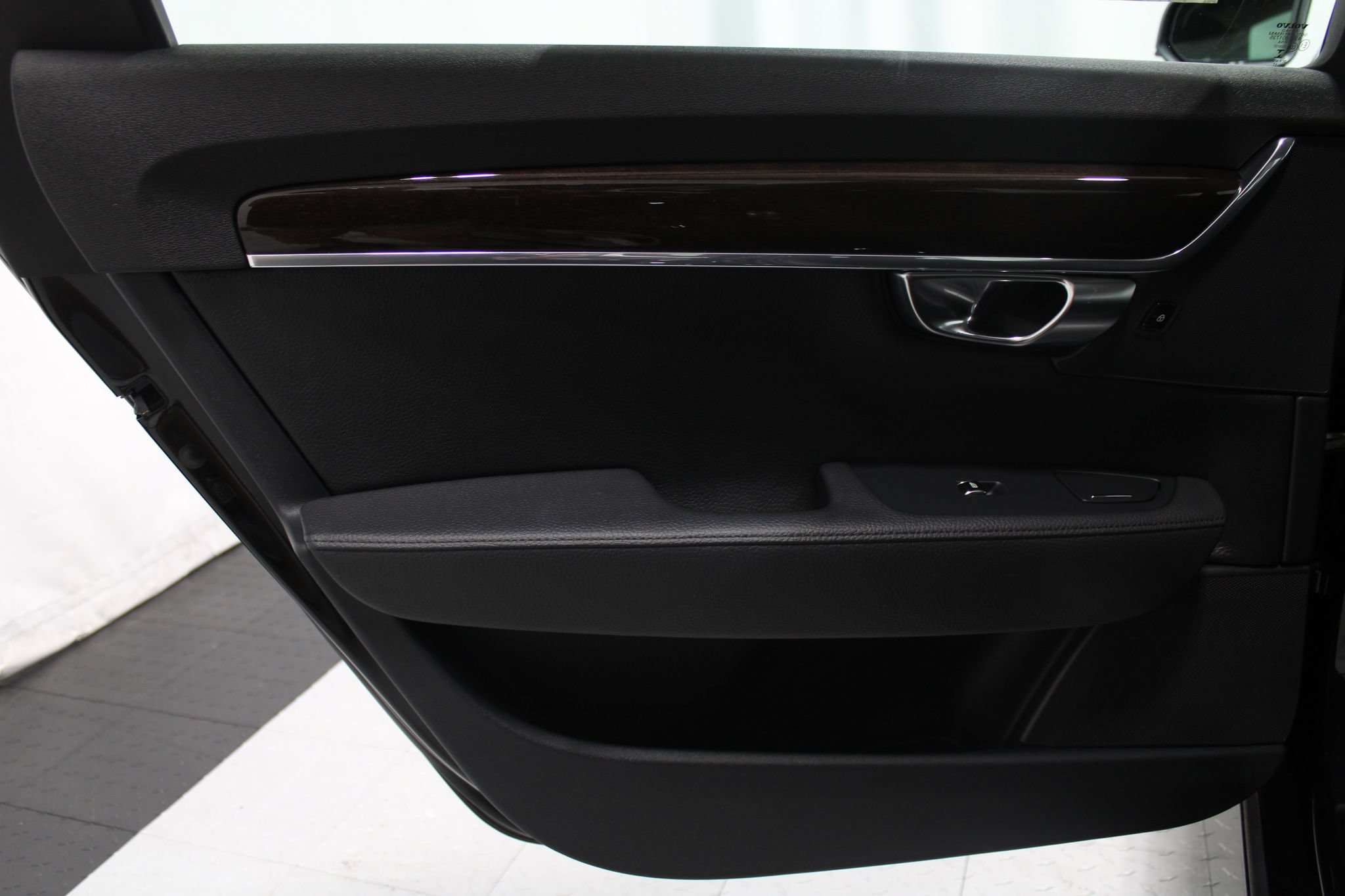 Used 2018 Volvo S90 T5 Momentum w/ Convenience Package AWD/4WD image 15