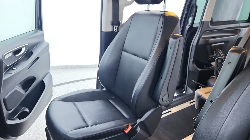 Used 2023 Mercedes-Benz Metris Passenger image 20