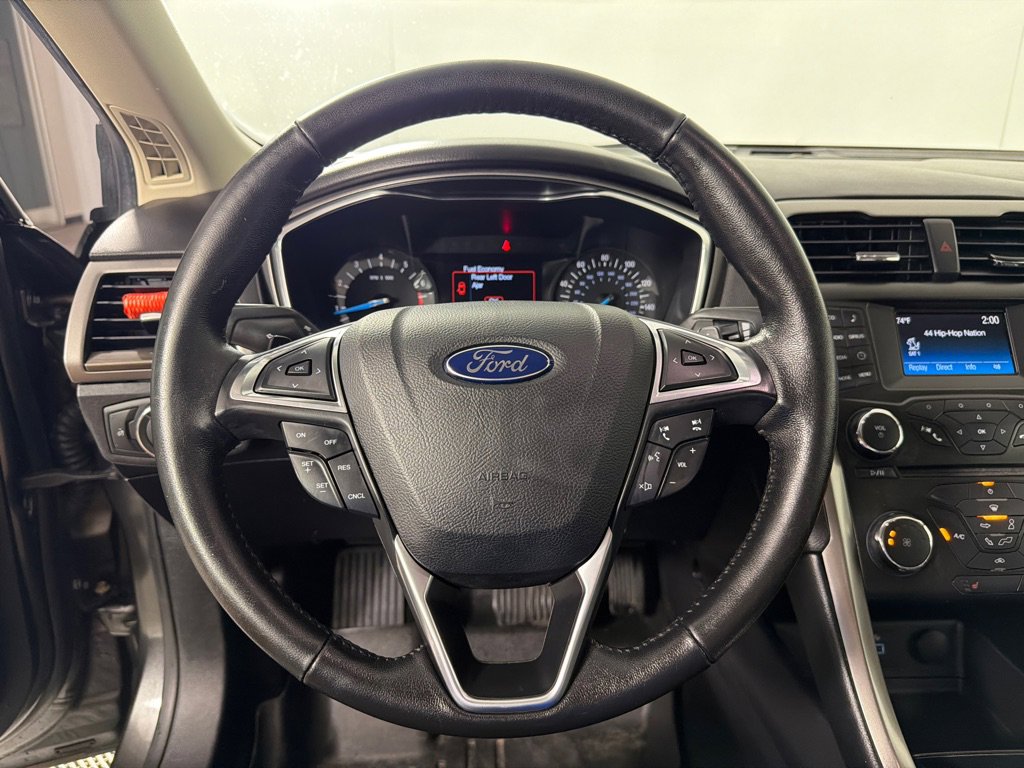 Used 2018 Ford Fusion SE image 14