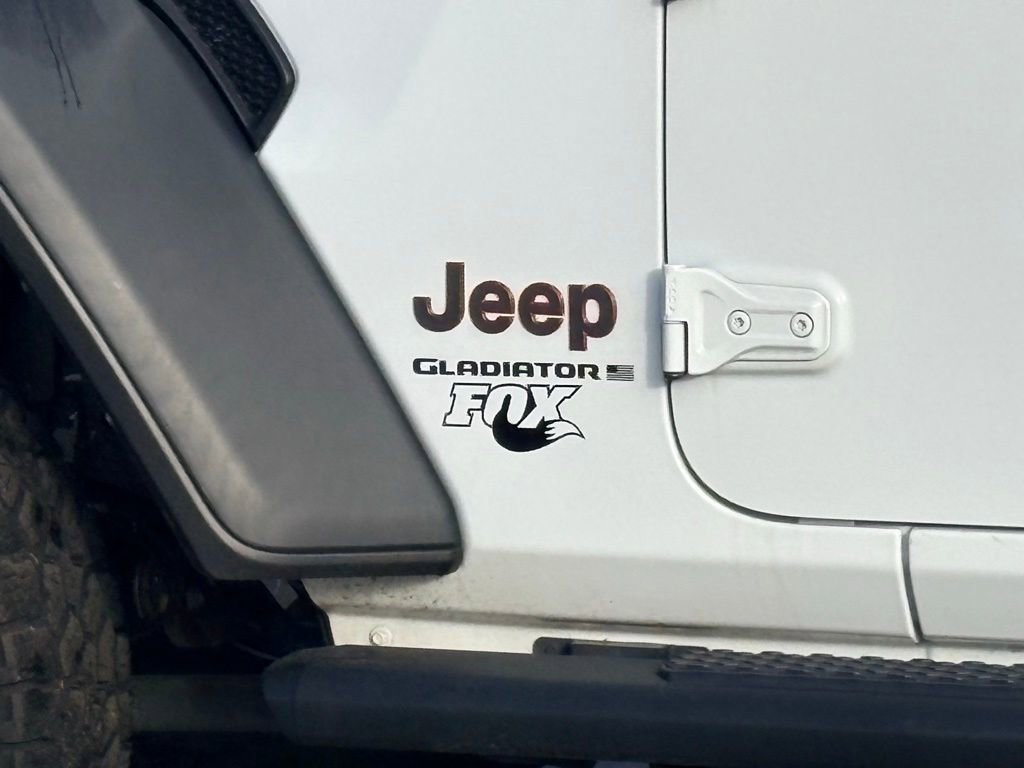 Used 2023 Jeep Gladiator Mojave w/ Cold Weather Group image 8