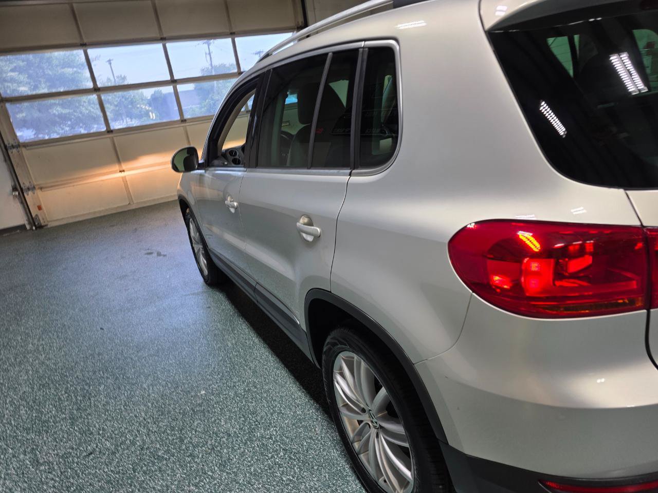 Used 2014 Volkswagen Tiguan SEL FWD image 10