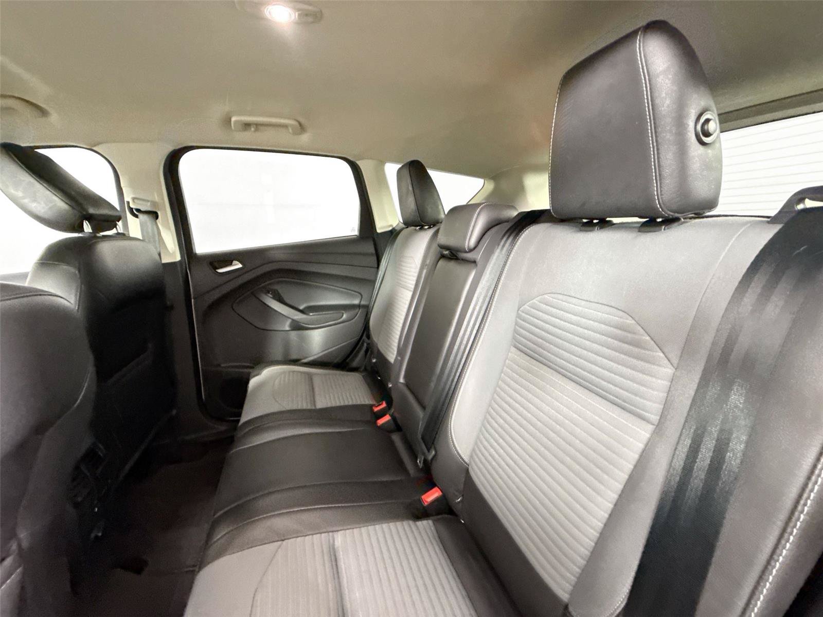 Used 2018 Ford Escape SE w/ SE Sport Appearance Package FWD image 26