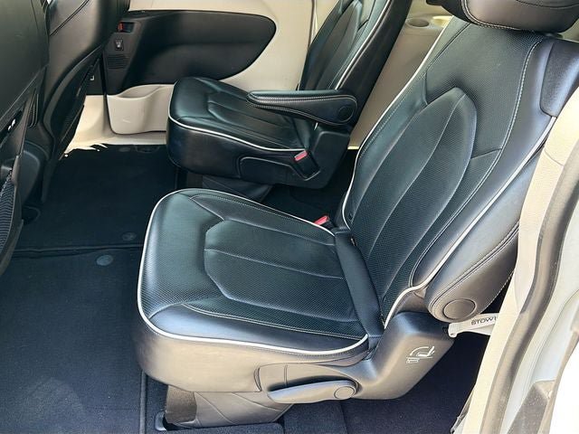 Used 2024 Chrysler Pacifica Limited FWD image 25