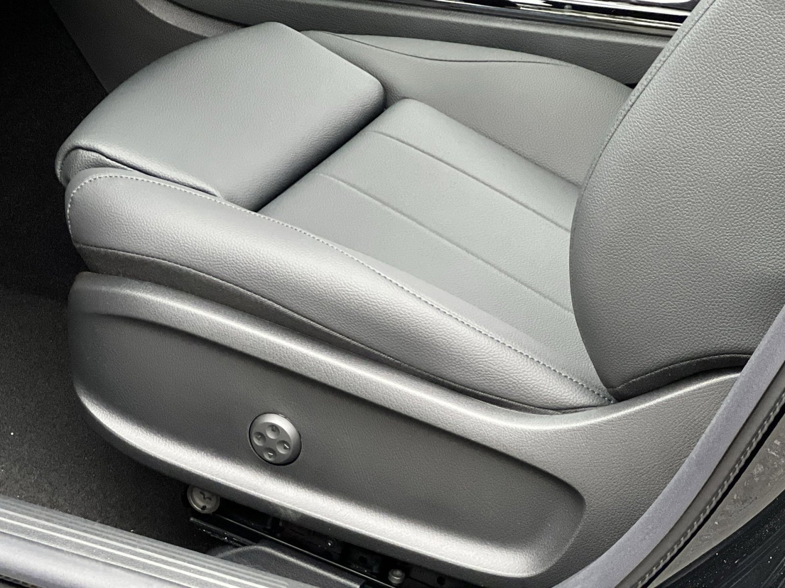 Certified 2025 Mercedes-Benz CLA 250 4MATIC image 12