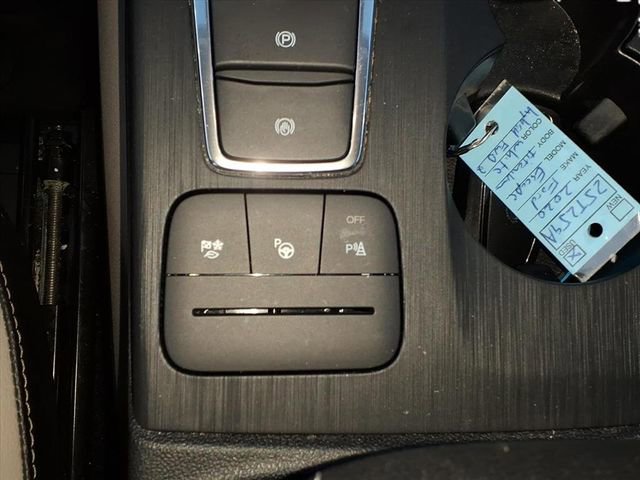Used 2020 Ford Escape Titanium image 17