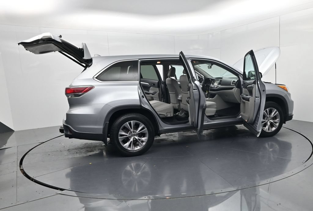 Used 2016 Toyota Highlander Plus AWD/4WD image 53