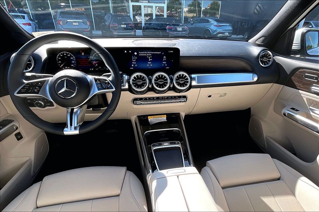 New 2026 Mercedes-Benz GLB 250 4MATIC image 5