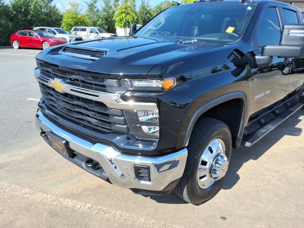 Certified 2025 Chevrolet Silverado 3500 LT AWD/4WD image 9