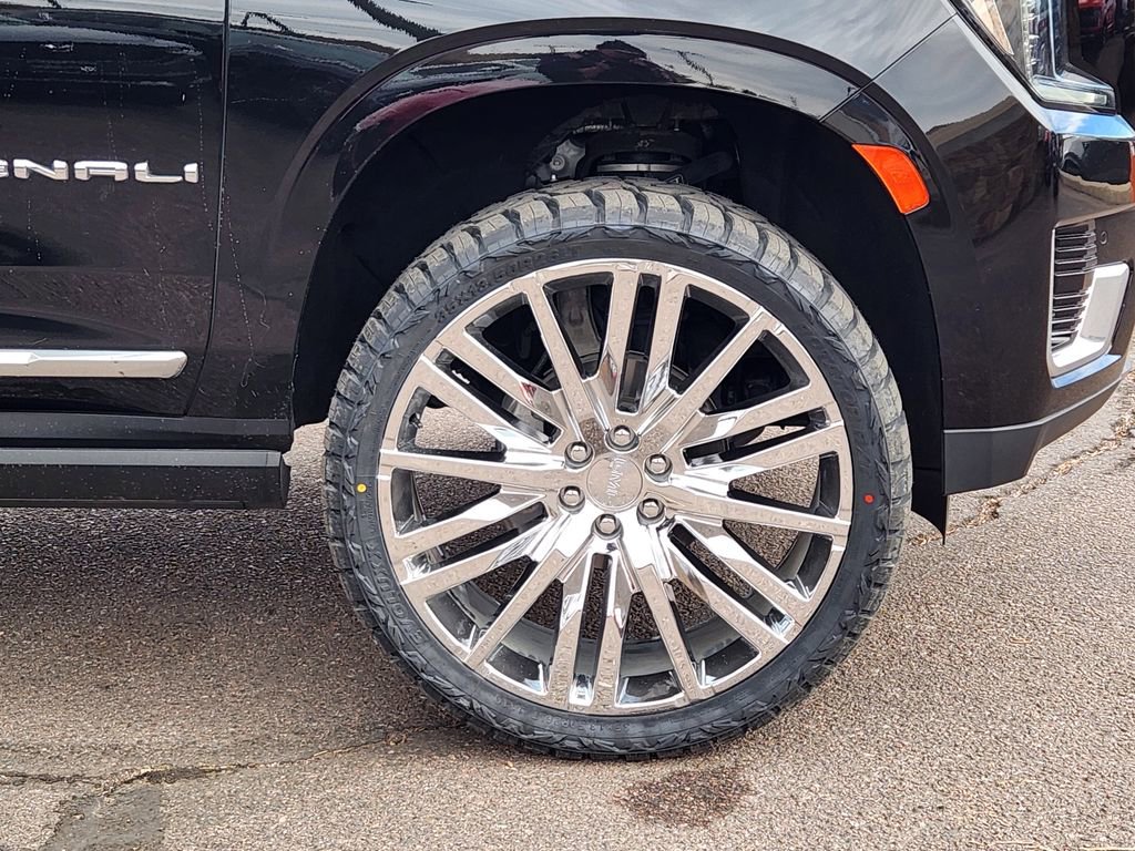 Used 2021 GMC Yukon Denali w/ Advanced Technology Package image 29