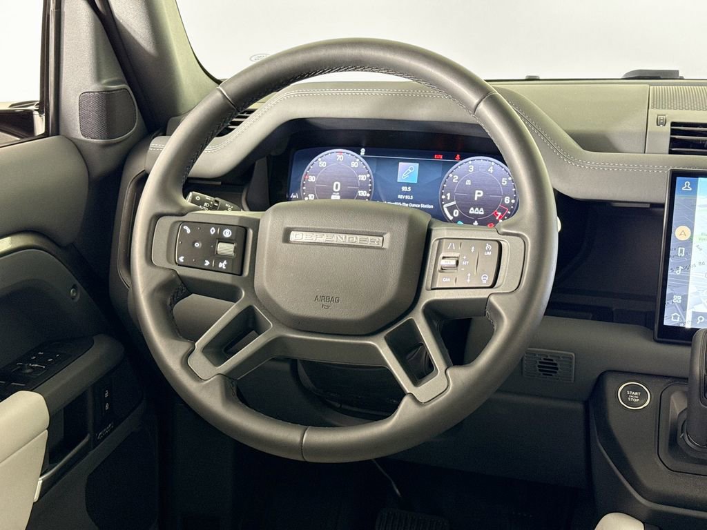 Used 2025 Land Rover Defender 110 X-Dynamic SE AWD/4WD image 20