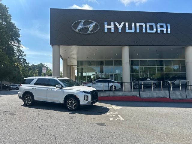 Used 2023 Hyundai Palisade SEL w/ Premium Package FWD image 1