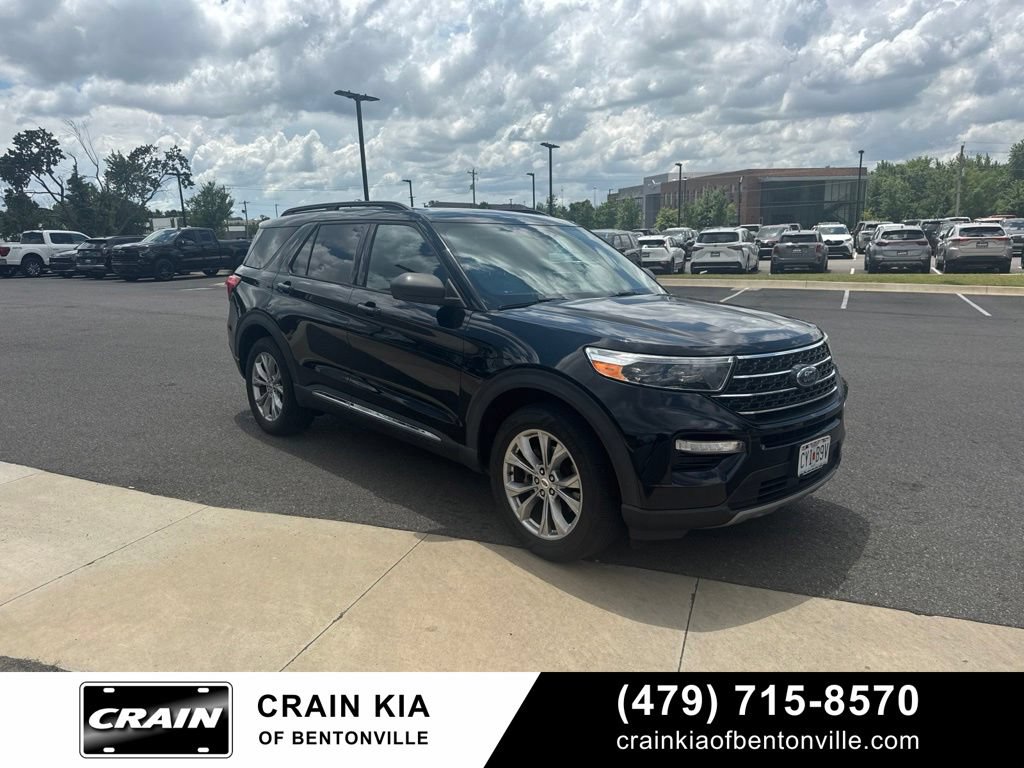Used 2020 Ford Explorer XLT w/ Equipment Group 202A AWD/4WD image 2