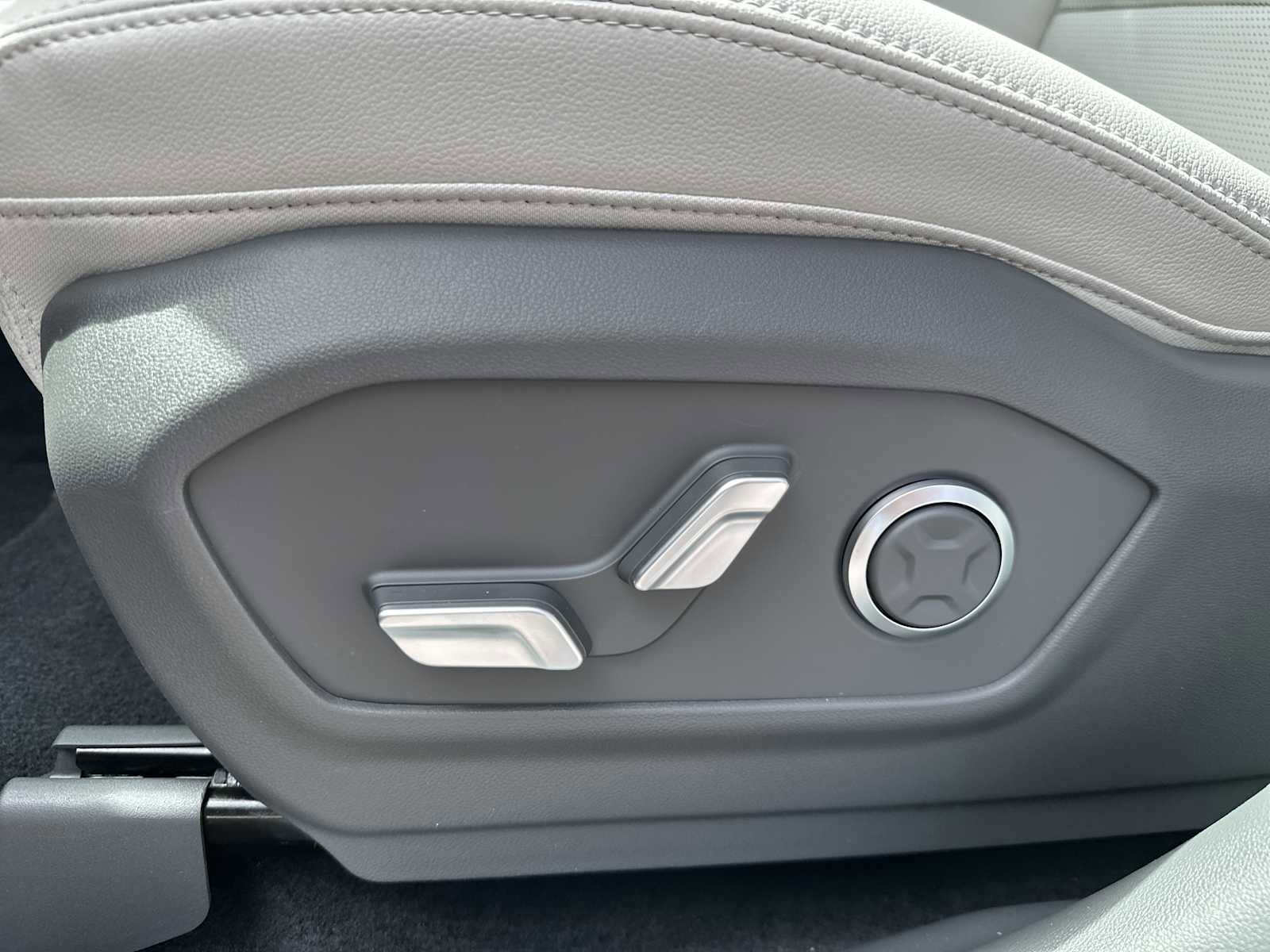 New 2026 Hyundai Santa Fe Limited FWD image 10
