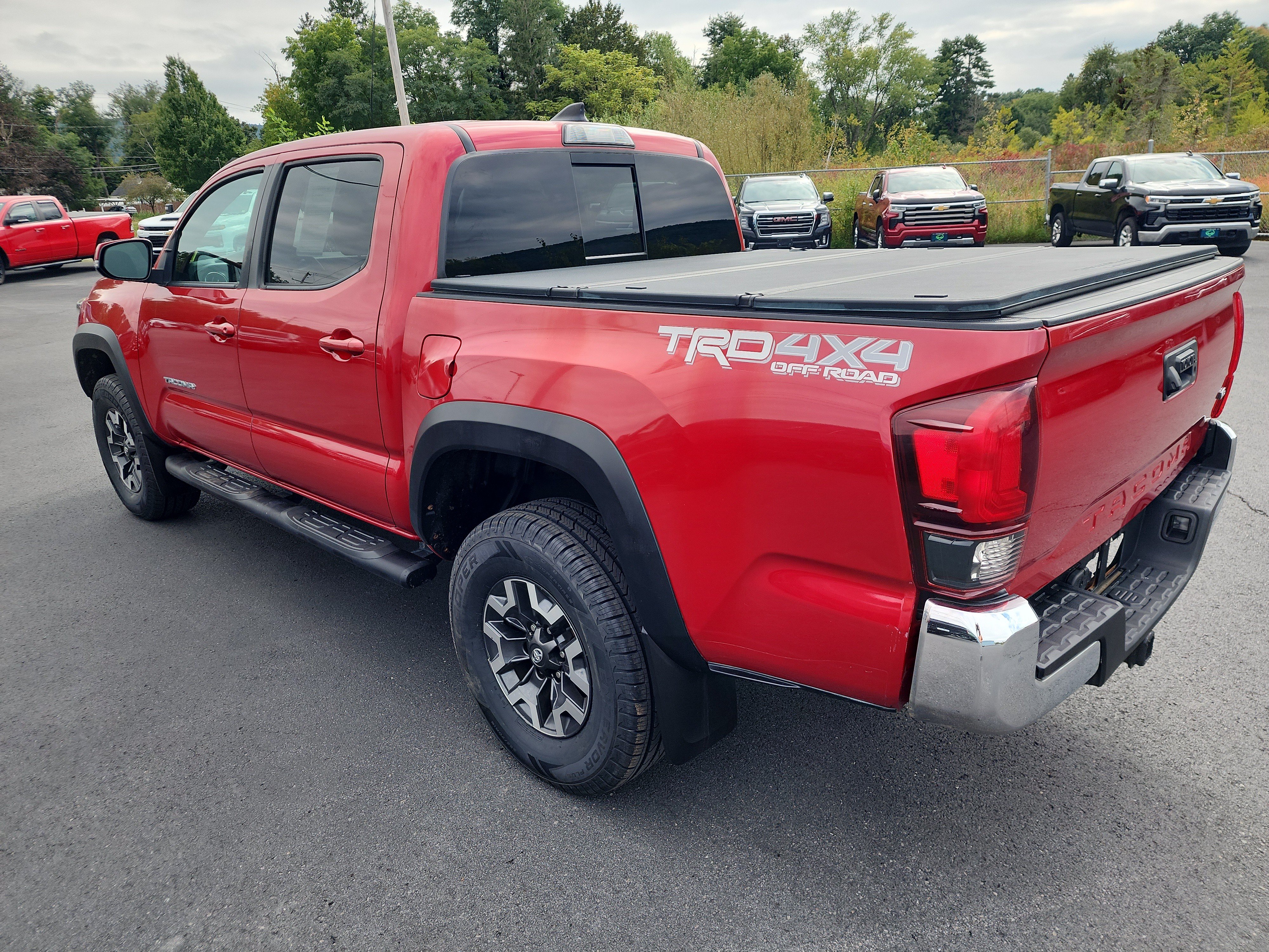 Used 2019 Toyota Tacoma TRD Off-Road AWD/4WD image 6