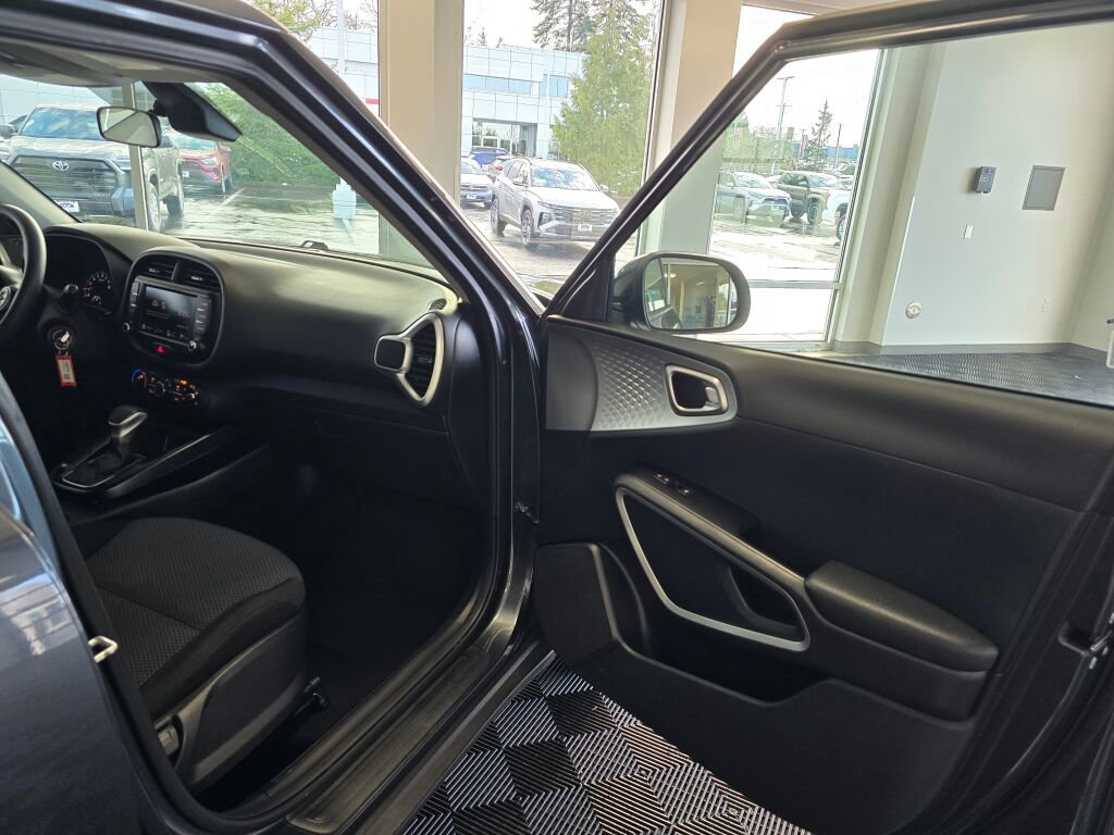 Used 2022 Kia Soul LX w/ Technology Package image 39