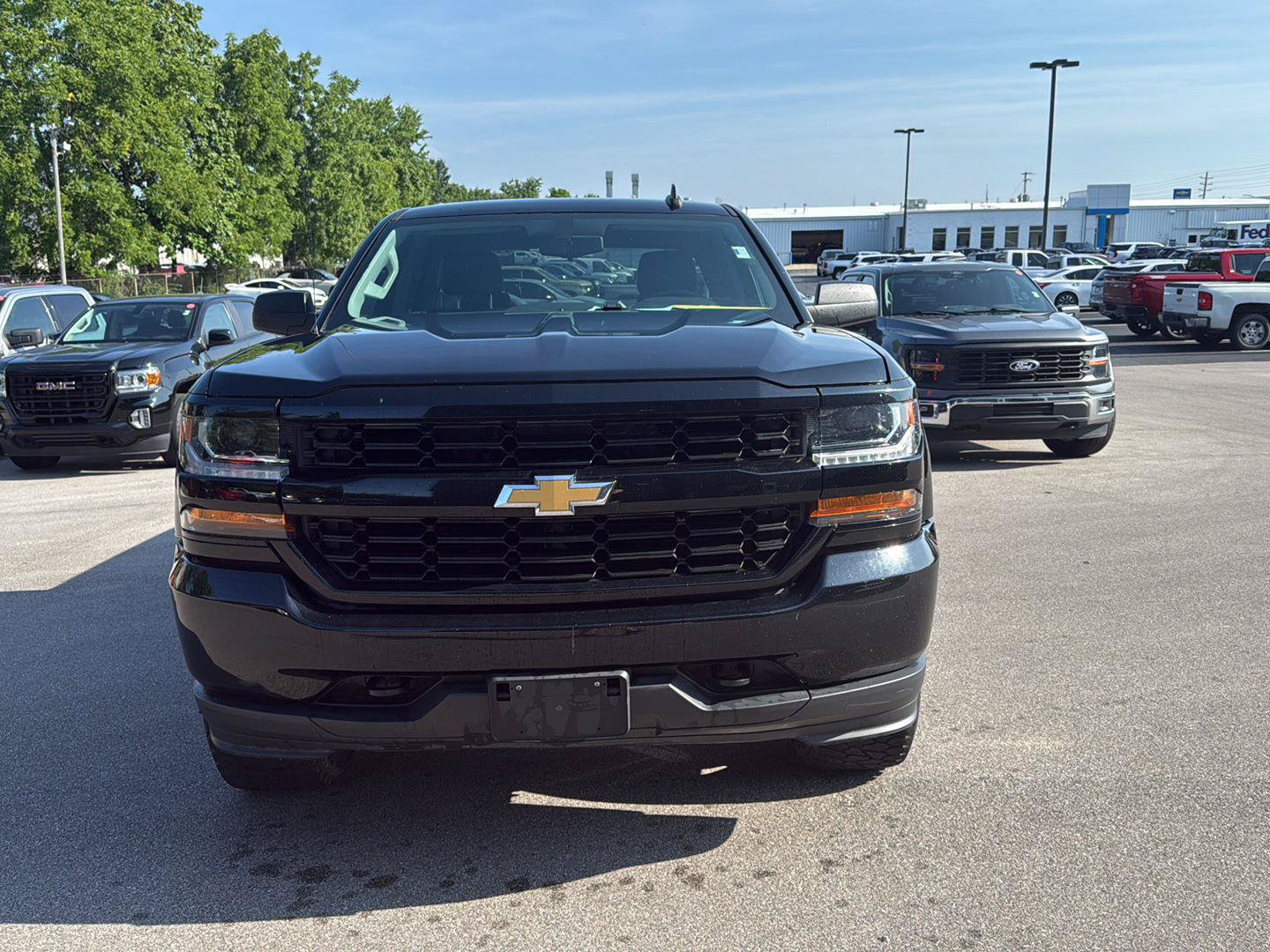 Used 2018 Chevrolet Silverado 1500 Custom w/ Custom Value Package AWD/4WD image 8