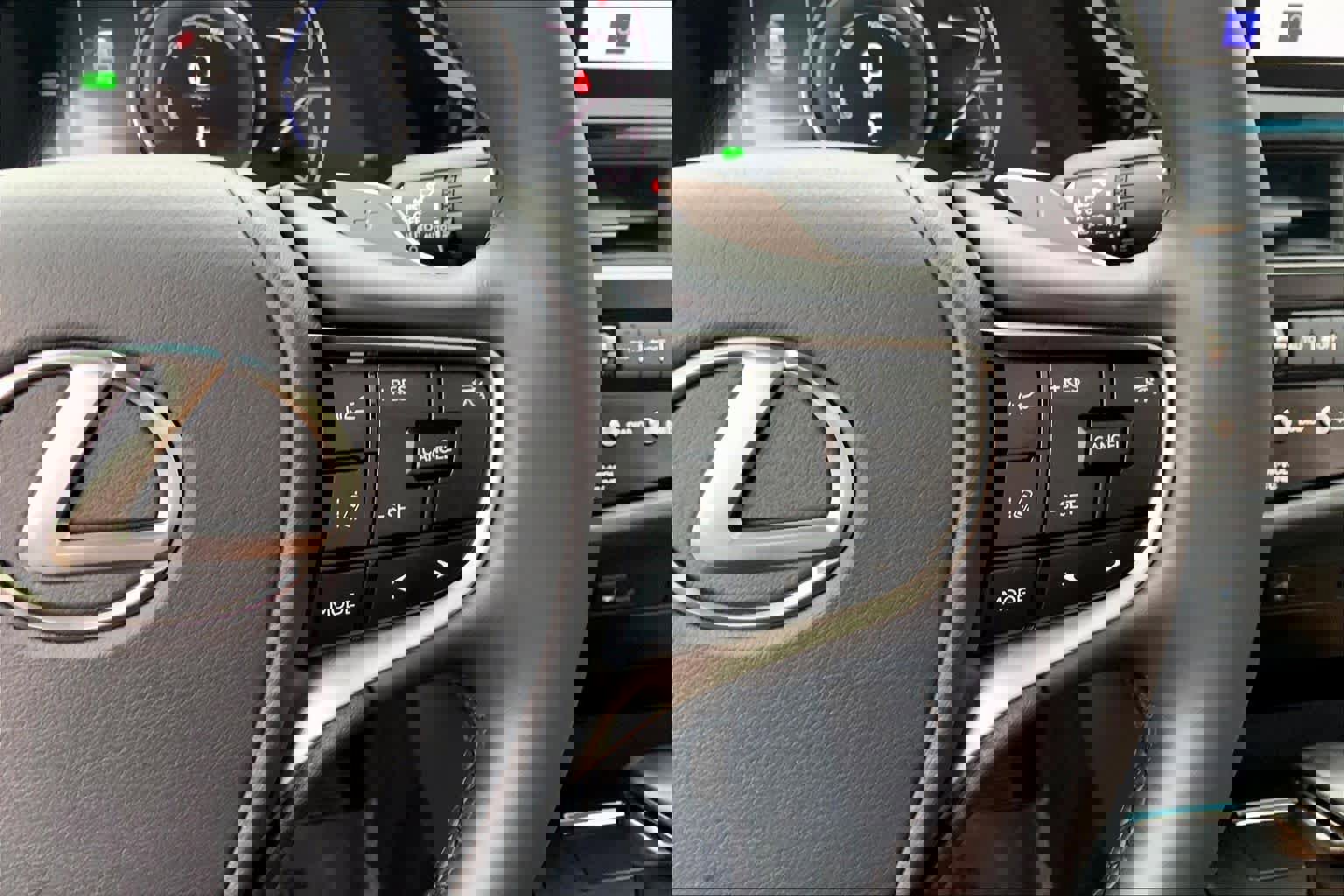 Certified 2025 Lexus ES 300h ES 300h w/ Premium Package image 25