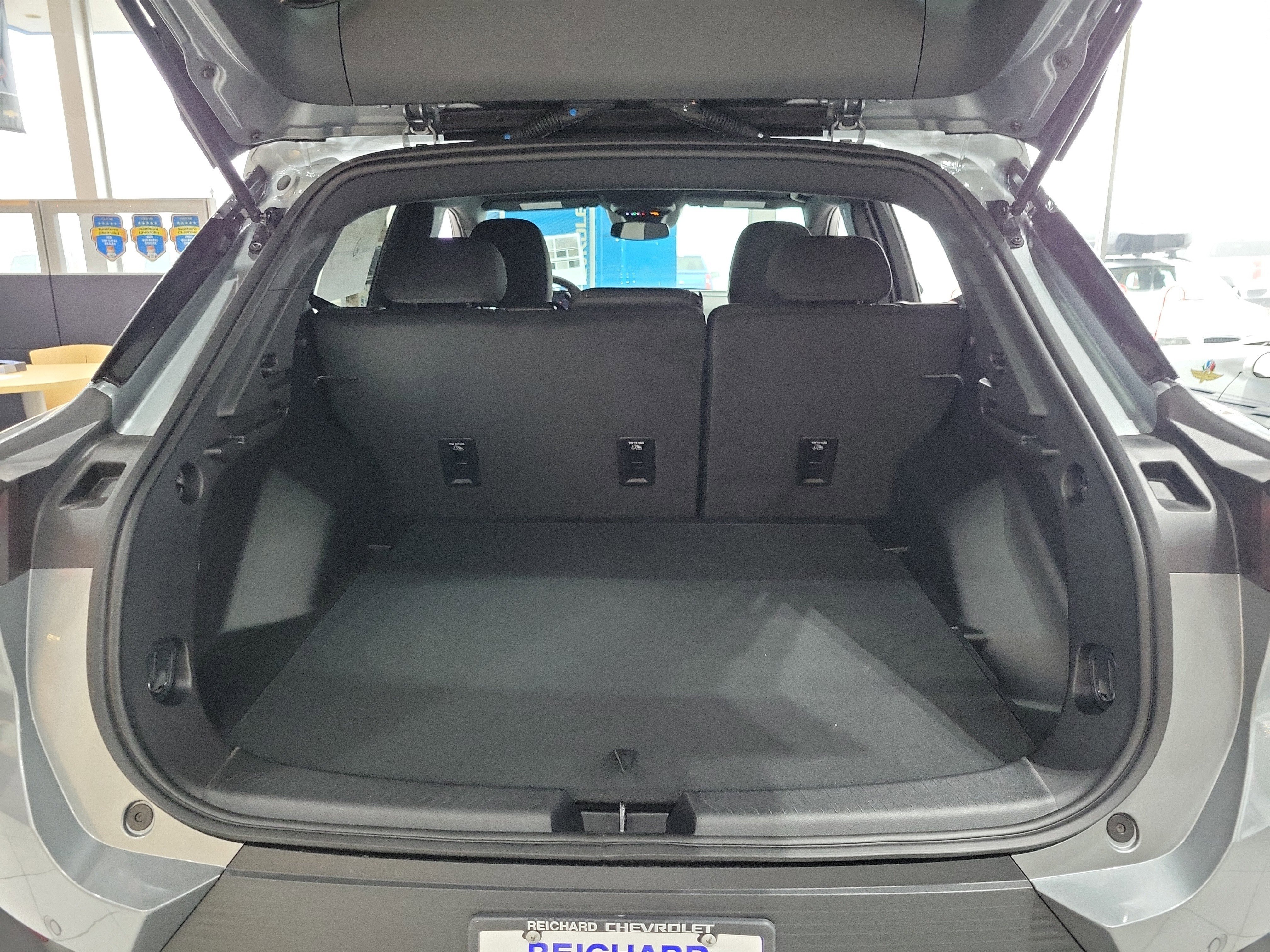 New 2026 Chevrolet Equinox EV LT FWD image 8
