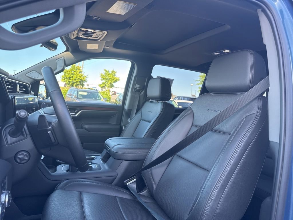 Used 2025 GMC Sierra 1500 Denali w/ Denali Reserve Package AWD/4WD image 13