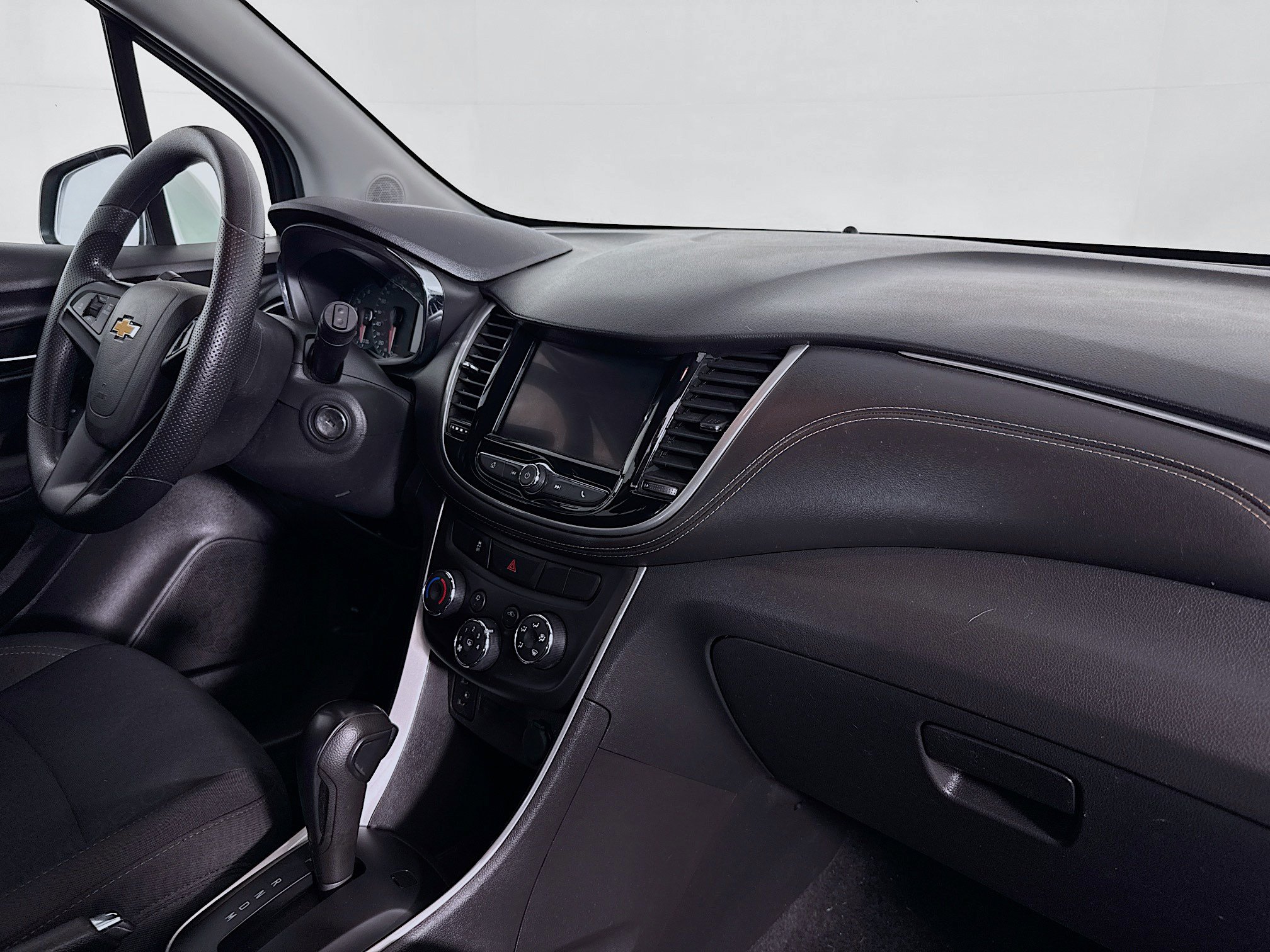 Used 2020 Chevrolet Trax LS w/ Tint and Cruise Package FWD image 27