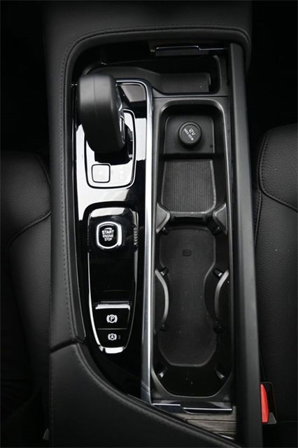 Certified 2024 Volvo V90 B6 Cross Country Plus image 11