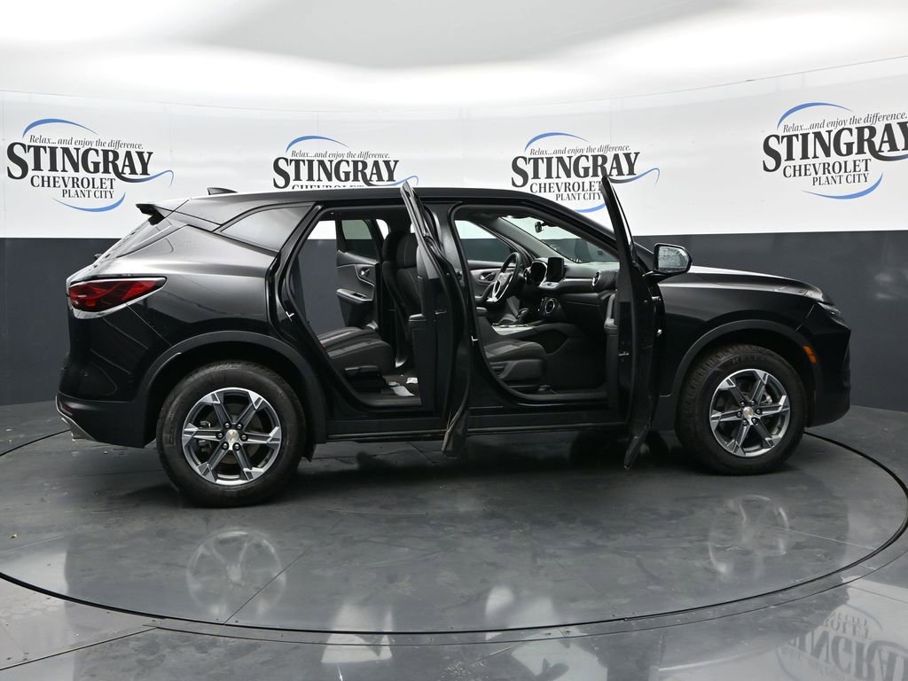 Used 2025 Chevrolet Blazer LT image 27