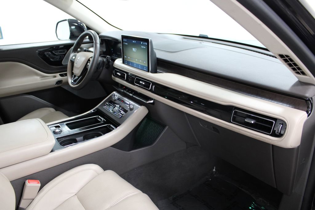 Used 2023 Lincoln Aviator Reserve w/ Equipment Group 201A image 32