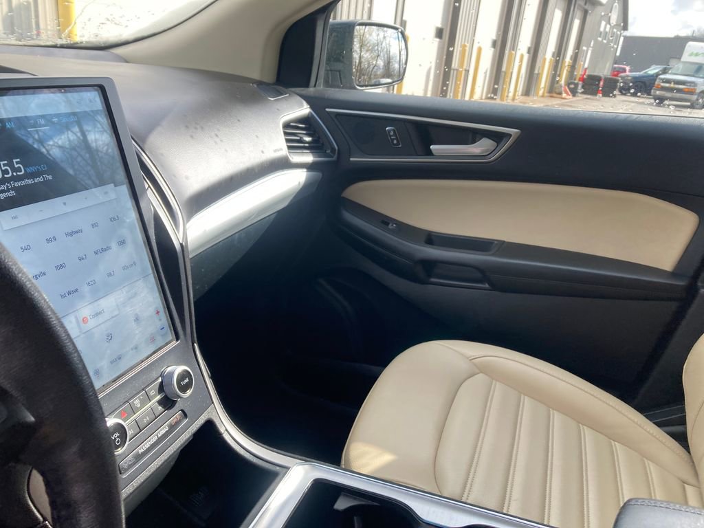 Used 2022 Ford Edge SEL AWD/4WD image 16