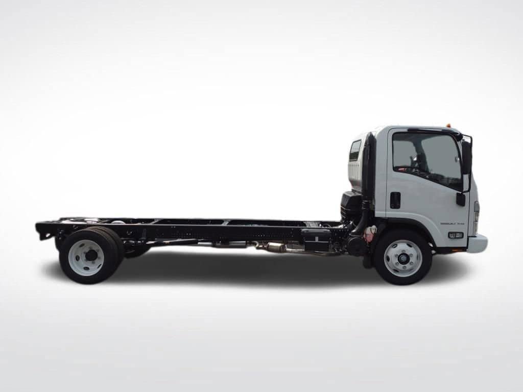 New 2025 Chevrolet Low Cab Forward 5500XG RWD image 3