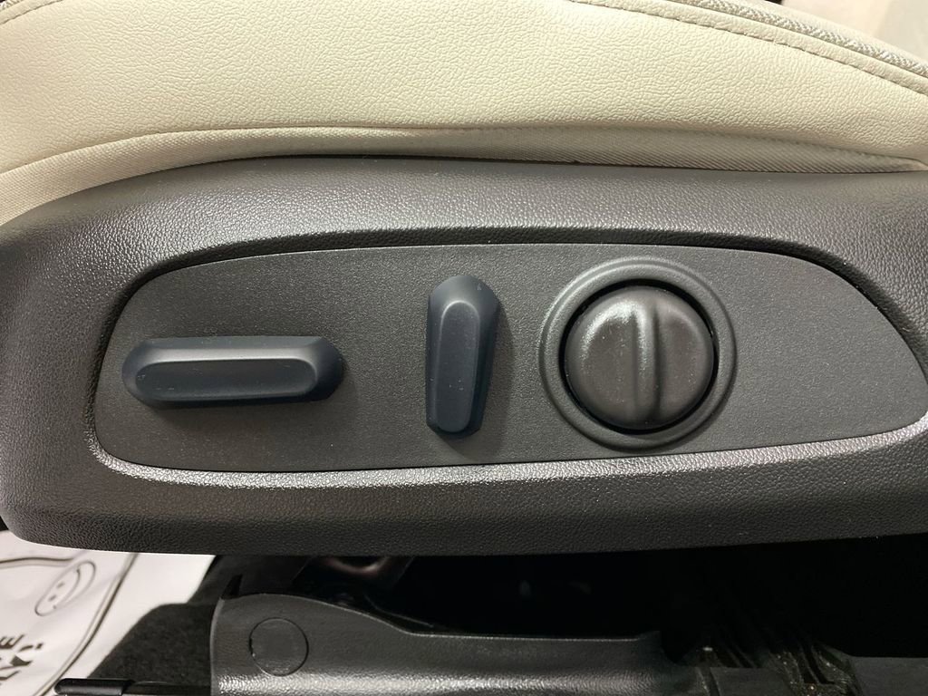 Certified 2023 Buick Encore GX Select image 12