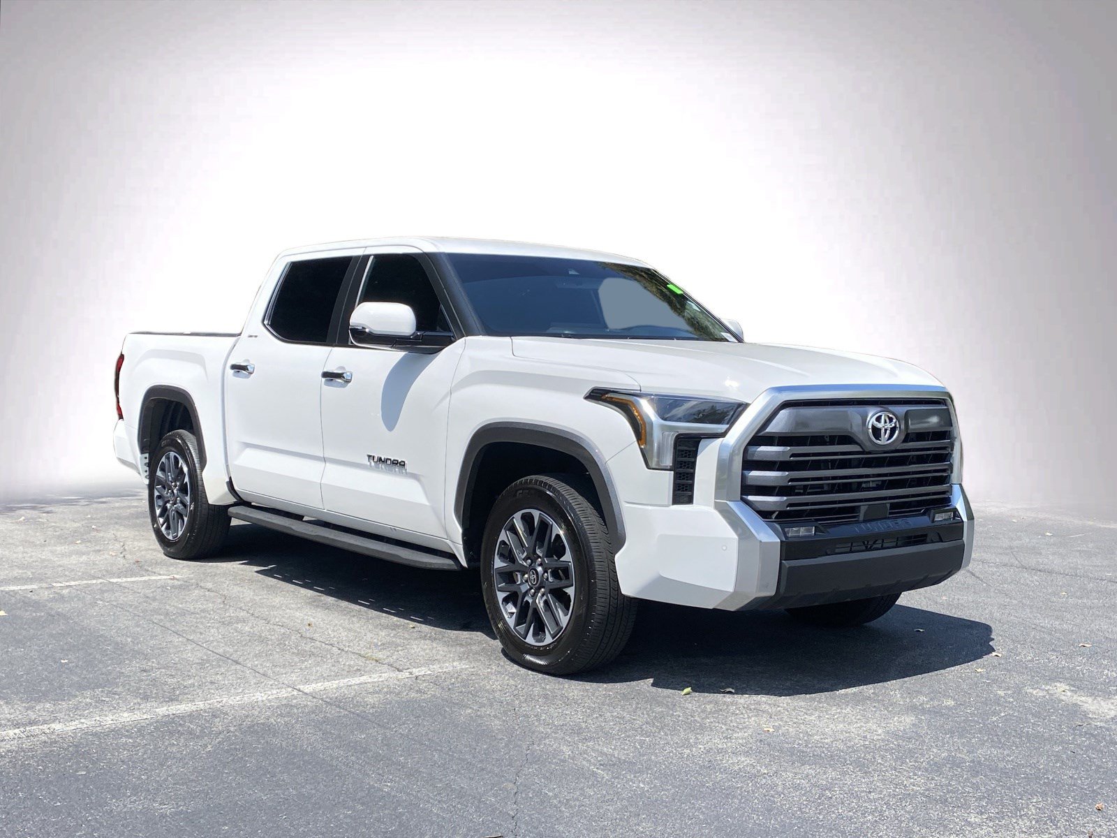 Used 2025 Toyota Tundra Limited AWD/4WD image 2