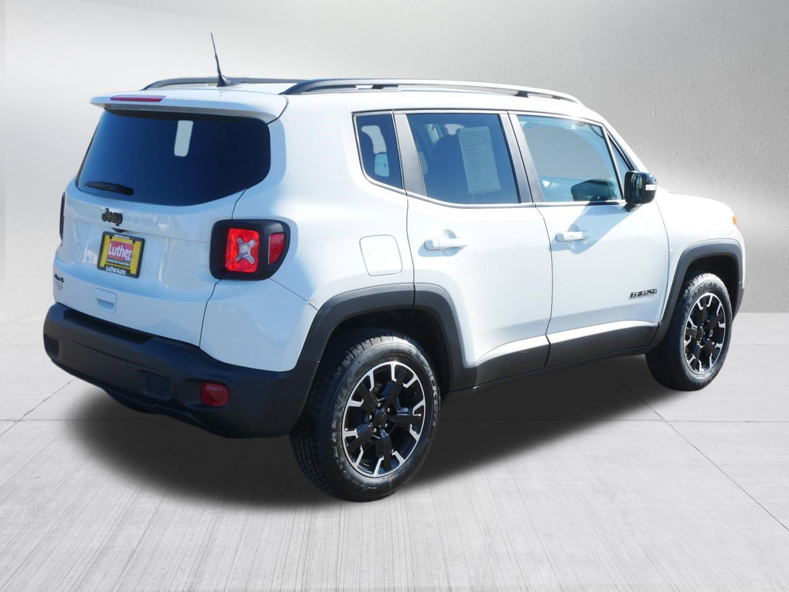 Used 2023 Jeep Renegade Latitude AWD/4WD image 7