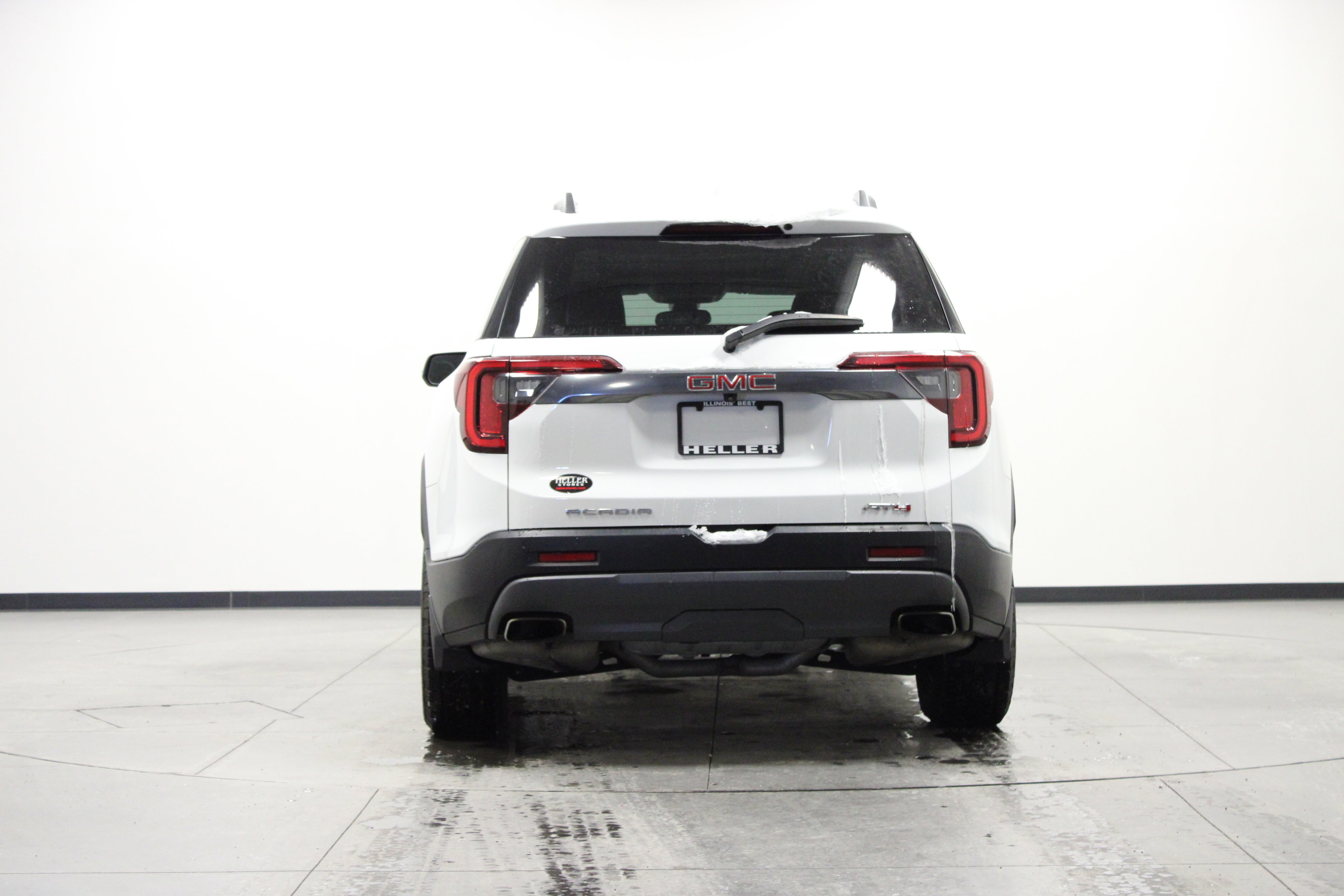 Used 2023 GMC Acadia AT4 w/ Preferred Package image 5