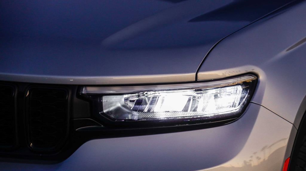 New 2025 Jeep Grand Cherokee L Altitude image 5