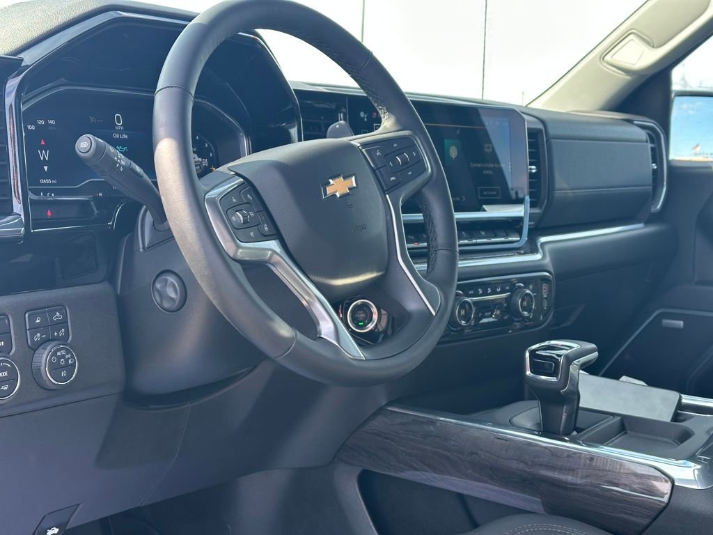 Used 2025 Chevrolet Silverado 1500 LTZ image 21