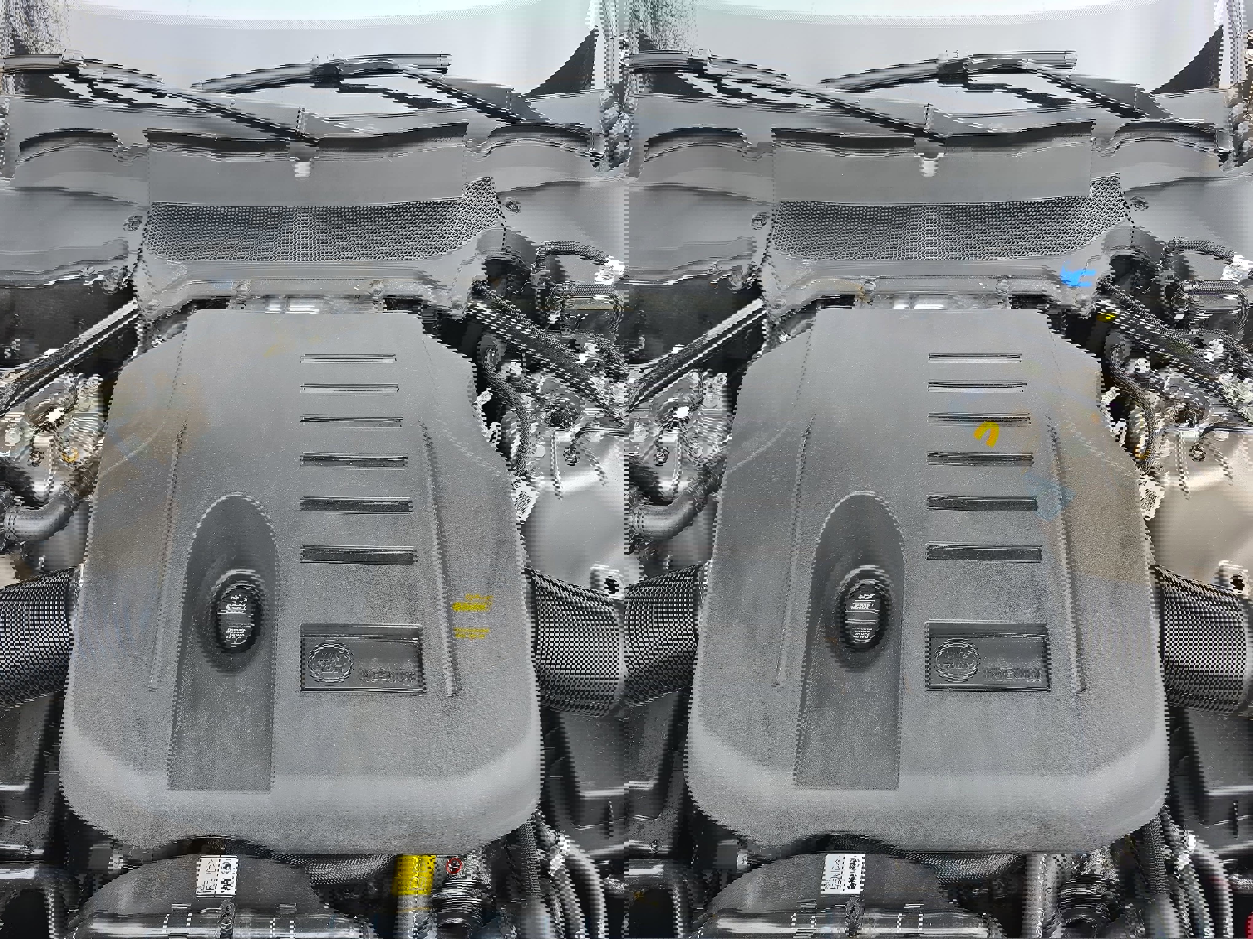 Certified 2025 Land Rover Discovery Dynamic SE image 32