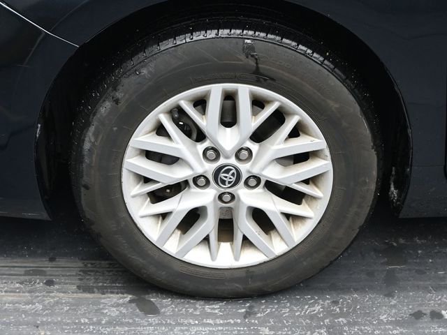 Used 2016 Toyota Camry LE image 37