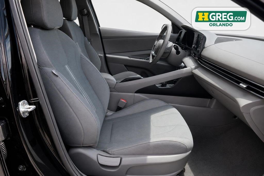 Used 2022 Hyundai Elantra SEL FWD image 16