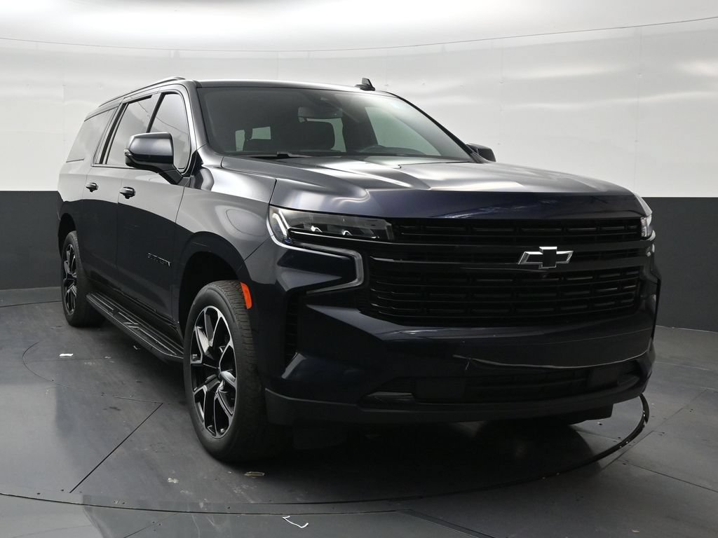 Used 2024 Chevrolet Suburban RST w/ Luxury Package RWD image 7