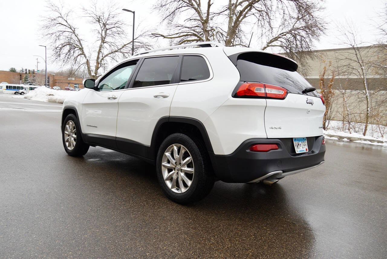 Used 2017 Jeep Cherokee Limited image 6