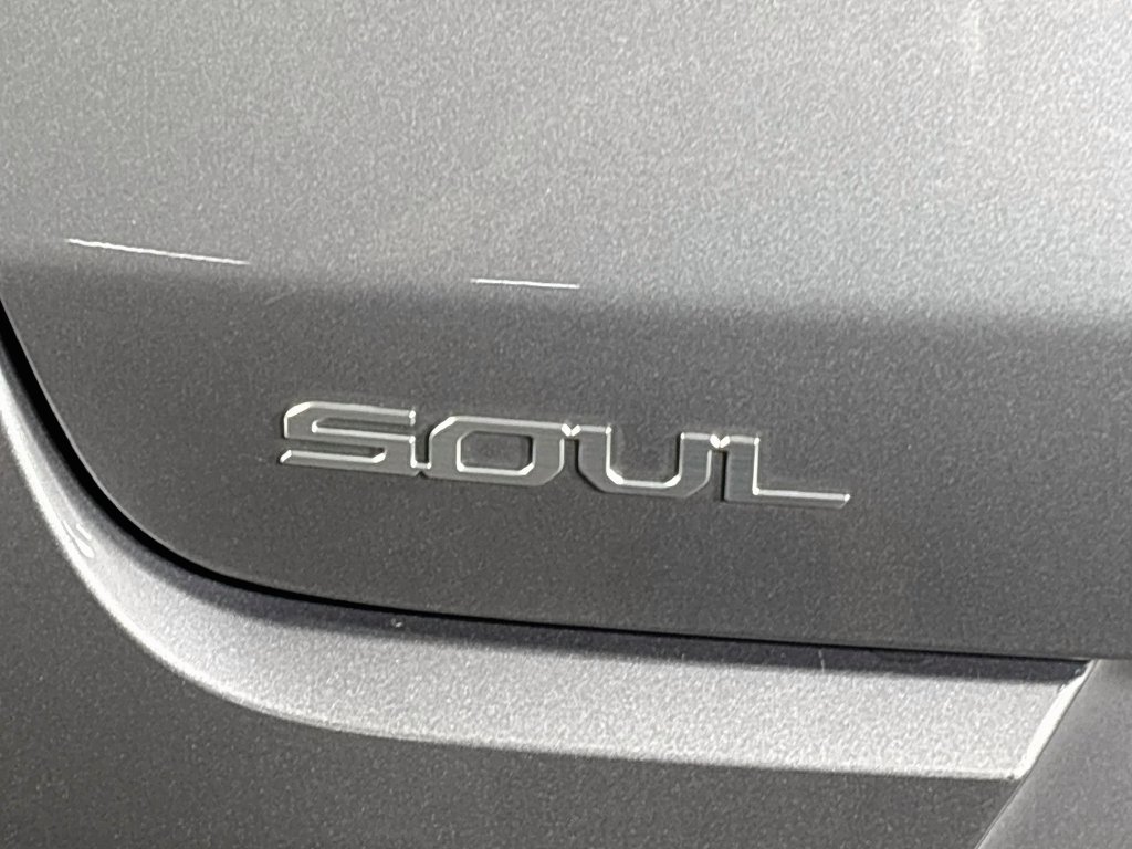 Used 2023 Kia Soul LX w/ LX Technology Package FWD image 23
