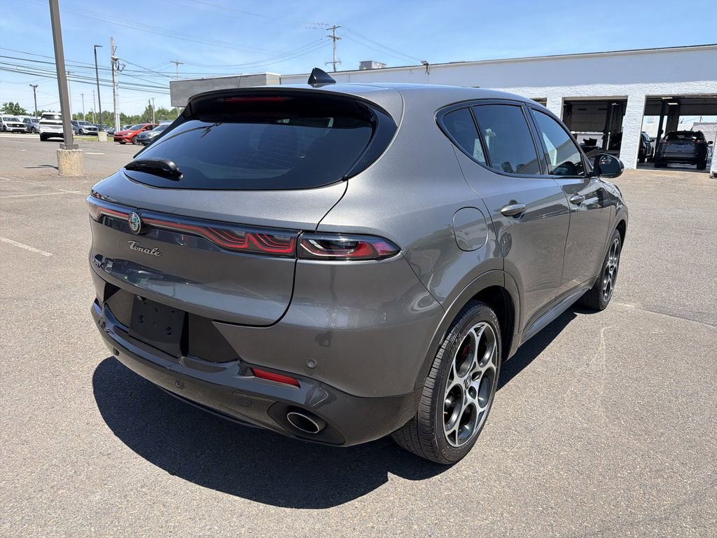 Used 2024 Alfa Romeo Tonale Veloce AWD/4WD image 5