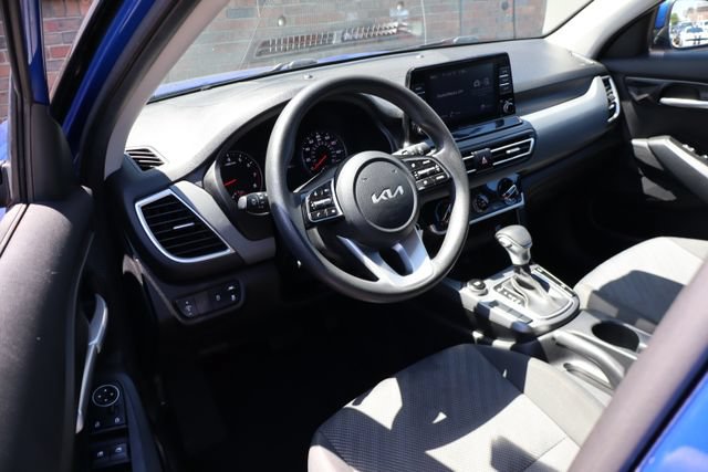 Used 2023 Kia Seltos LX AWD/4WD image 10