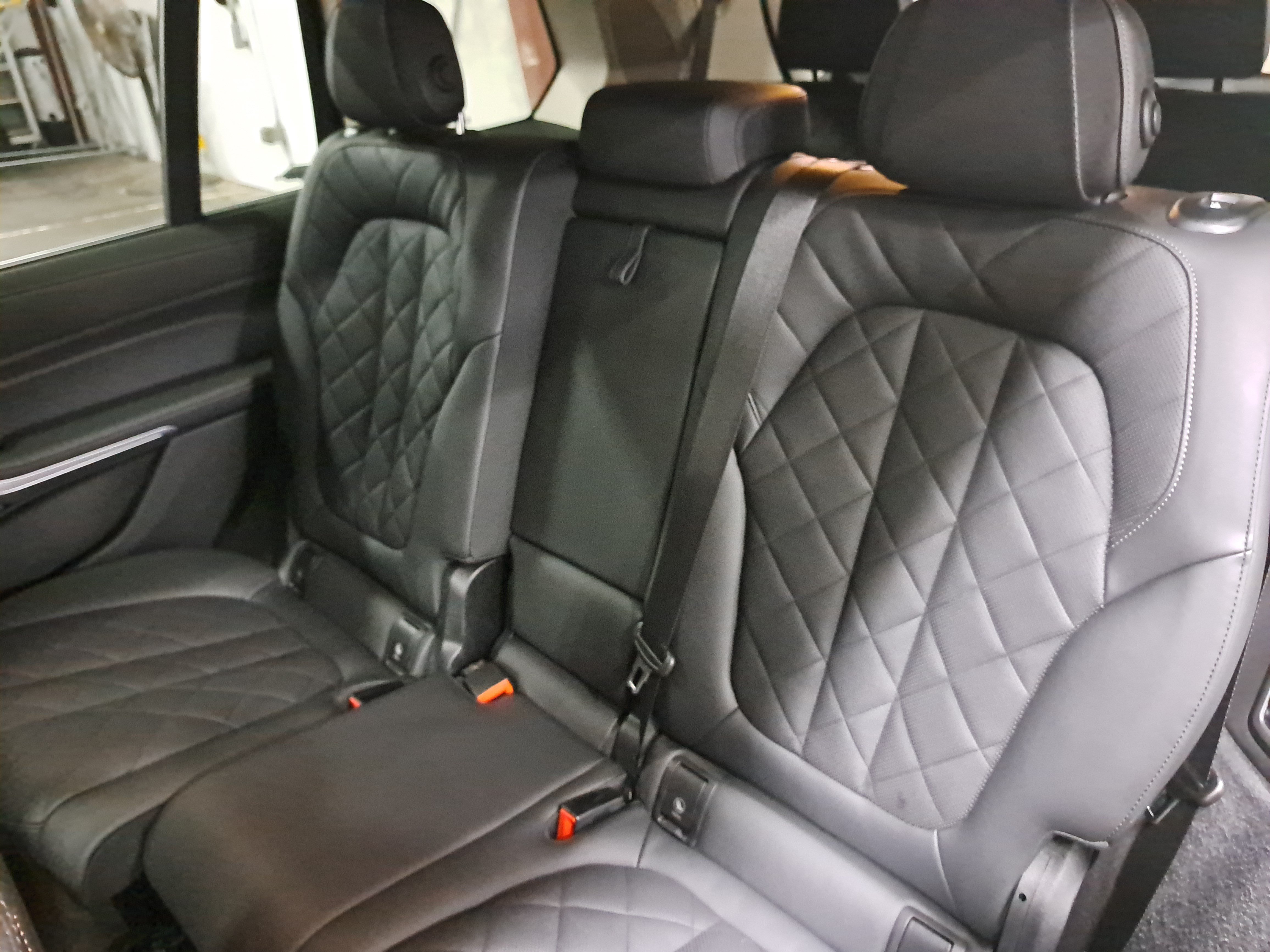 Used 2025 BMW X7 xDrive40i w/ Premium Package AWD/4WD image 16