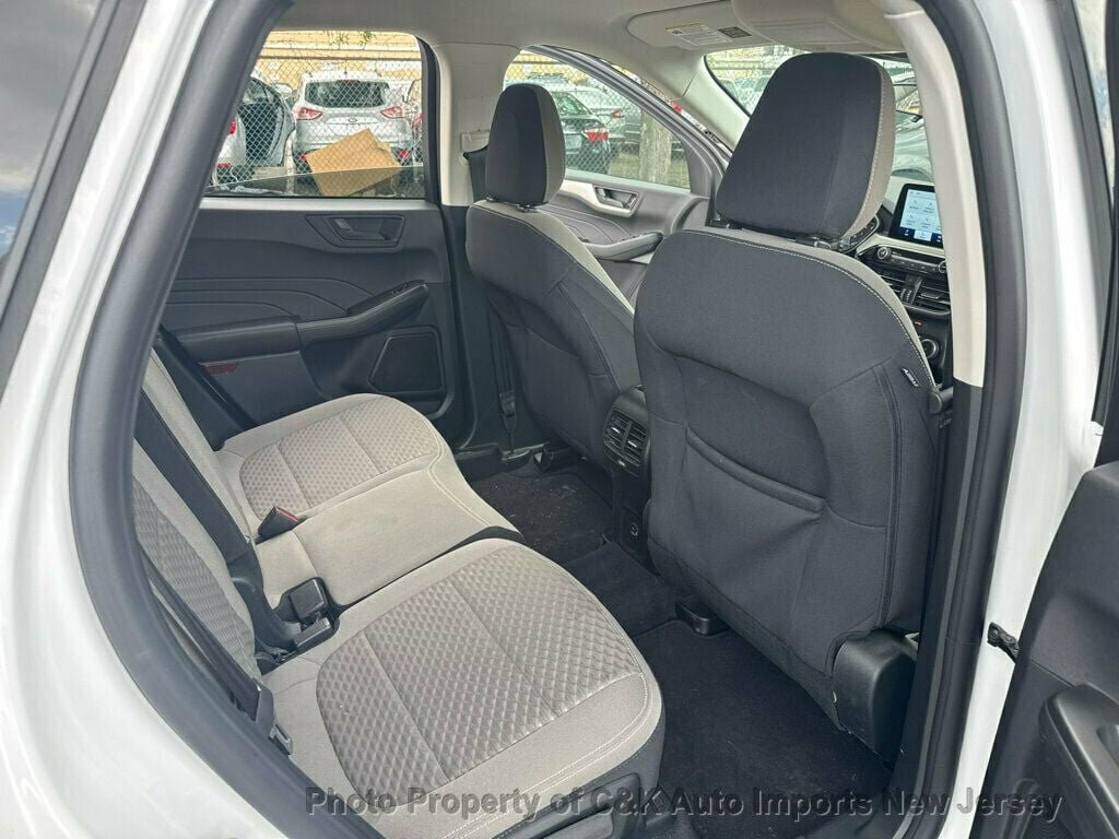 Used 2022 Ford Escape SE AWD/4WD image 16