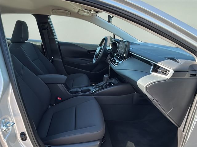 Used 2025 Toyota Corolla LE FWD image 11
