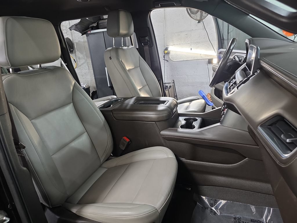 Used 2022 Chevrolet Suburban LT w/ Luxury Package AWD/4WD image 10