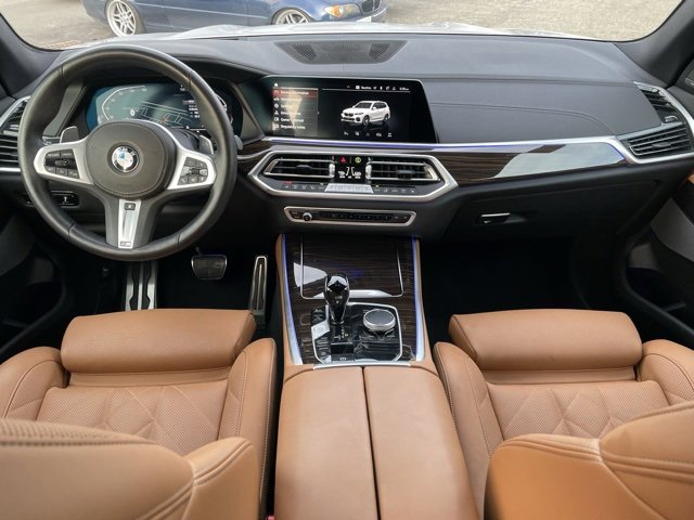 Used 2023 BMW X5 xDrive40i w/ M Sport Package image 11